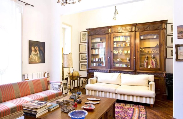 Elegant apartment among the elegant streets of Palermo