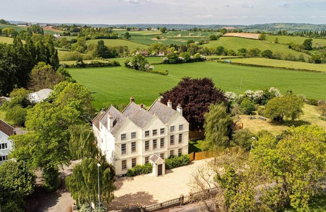Elegant Country Estate | Sleeps 18 near Bristol