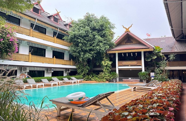Elegant Deluxe DBL Stylish Chiangmai Comfort