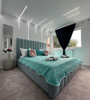 Elegant Escape Central Studio