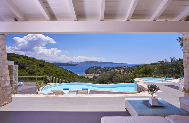 Elegant Luxurious Villa With Breathtaking Sea Views & Fabulous Infinity Pool