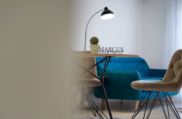 Elegant - Modern - Bright - 1BR - Marcus Apartment