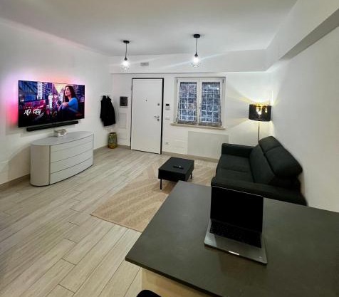 Elegant & Spacious 2BR 2BA Unit with Private Patio