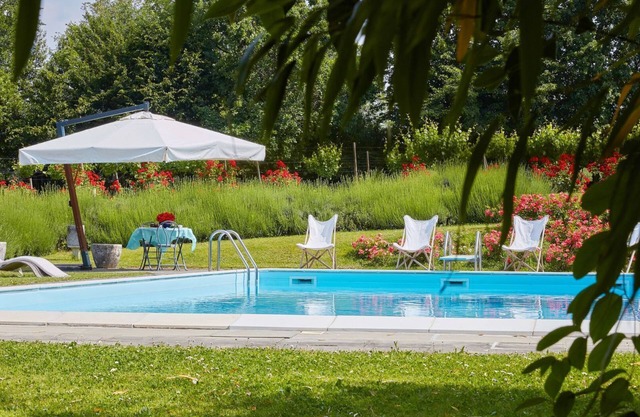 Elegant Villa Pool Wine Art Nearby
