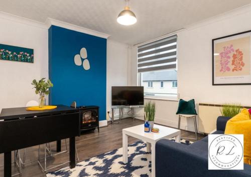 Elegant Wigston Getaway - Modern Comfort & Free Parking