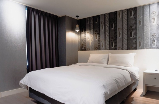ElEnce Hotel