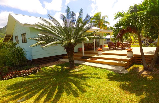 Eleni House at Tikioki Beach - 20metres from the marine sanctuary