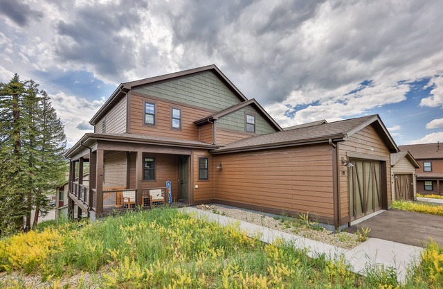 Elevated Mountain Retreat—Private, Spacious, Minutes from Adventure