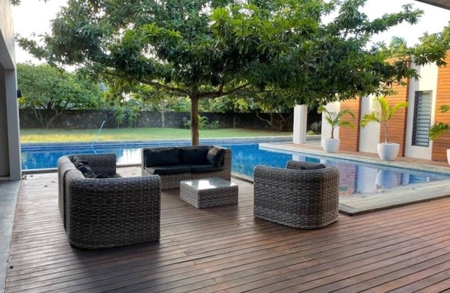 Elite 600M/square Villa with garden in Grand Bay