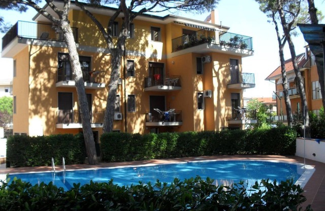 Elite three-room apartment with swimming pool, sun beds and playground