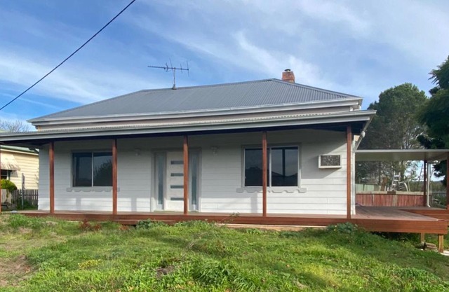 Ellalong Lagoon Home with a view