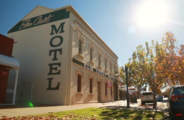 Elm Court Motel