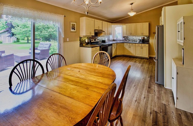 Elm Lodge- Plan Your Next Family Vacation Here!