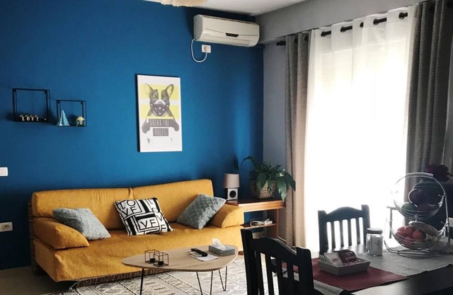 Elona's apartment 10 mins to city center