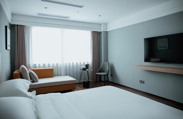 Elong Me Hotel Fuyang Wanda Plaza South Bus Station