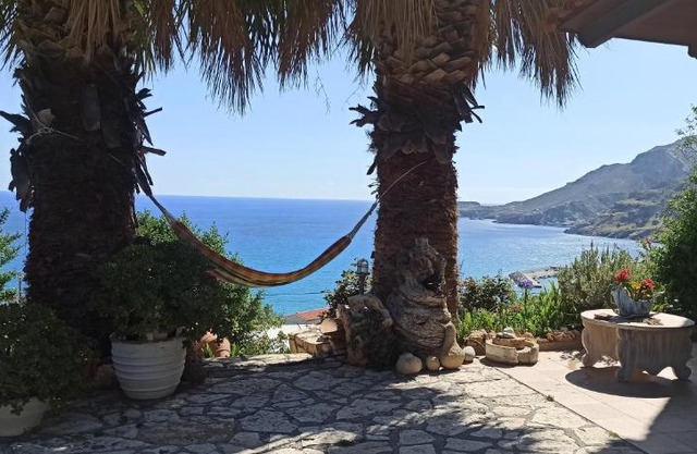 Elouthia Residence with Sea View and Hot Tub