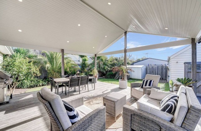 Elwood Escape Stylish and Spacious Surfside Living