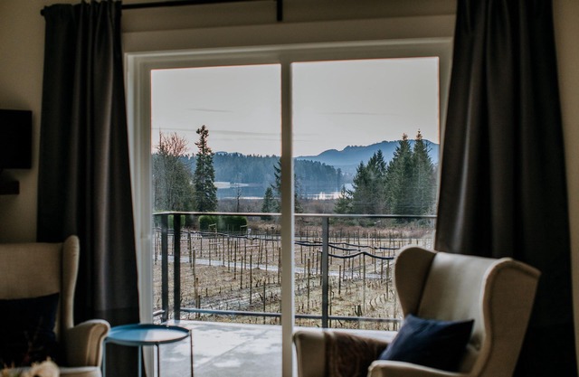 Emandare Vineyard Guest House, a Restful Haven.