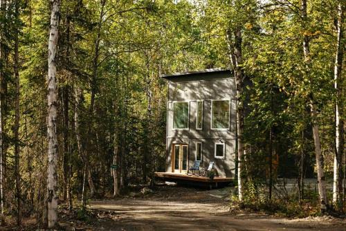 Embrace Nature in this Secluded Cabin in Anchorage, Alaska