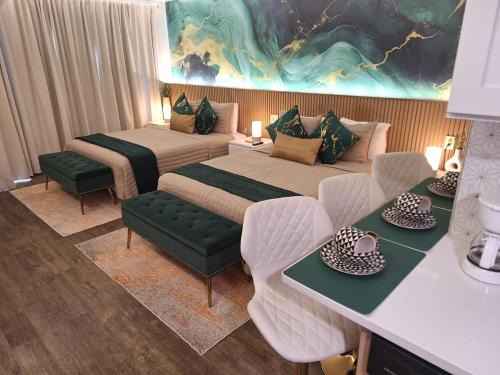 Emerald Luxe Lakeview 6 min to EPIC Universe