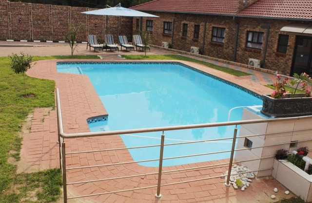 EMPEROR LODGE AND TOURS