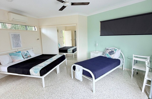 Emu Park Beach resort. Family Rooms for 3 guest.