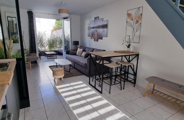 En hyper centre, logement climatisé entièrement rénové! Netflix - Amazon Prime - Terrasse - Le Nature Zen