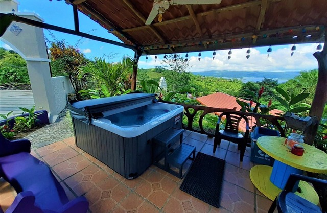 Encantada Guest House: Spectacular View & Excellent Reviews