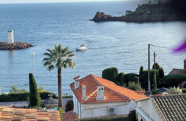 Enchanting beach house in Théoule sur Mer