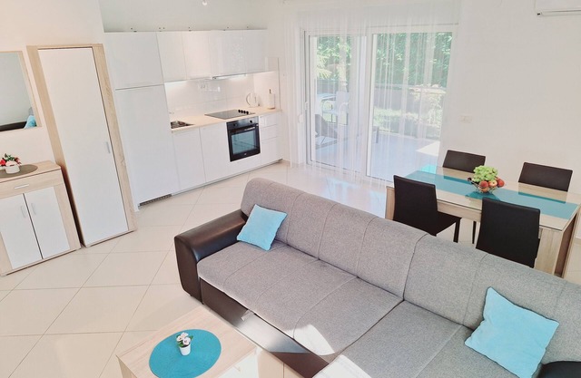 Enelani 1 apartment near the beach outdoor gym/table tennis/table football