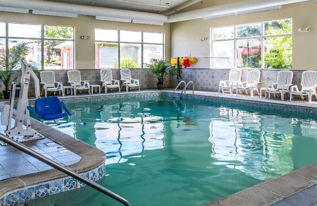 Enjoy a Comfortable Stay! W/ an indoor Pool