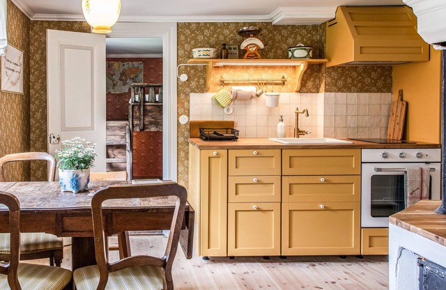 Enjoy a nice vacation in this newly renovated single-storey house ? in the city, but with swimming p