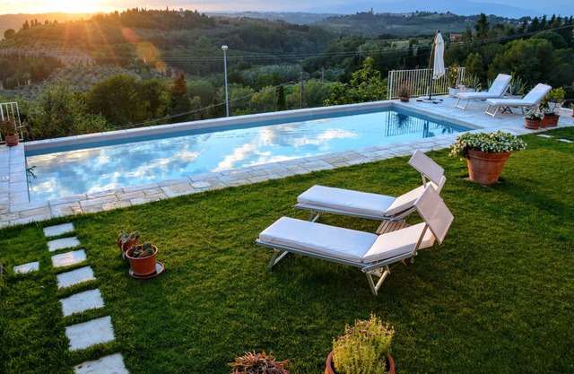 Enjoy breathtaking view and sunsets from the Swimming pool - Casa Magnolia LUNA