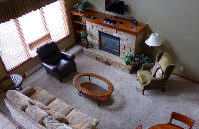 Enjoy classic, vintage décor, and mountain views from private outdoor hot tub!