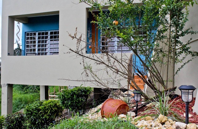 Enjoy our Elegance & Rustic apartment with Caribbean Sea View /AC/POOL