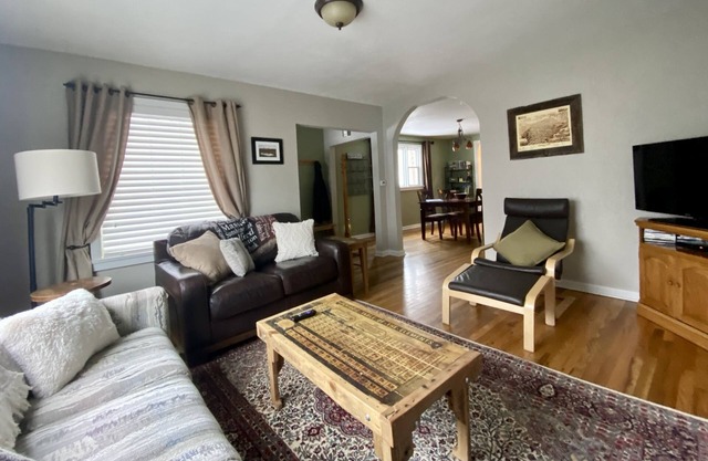 Enjoy the Mountain Lifestyle at 3rd St Retreat