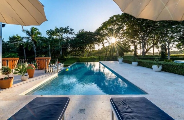 Enjoy this spectacular Villa, located in Casa de Campo, La Romana.