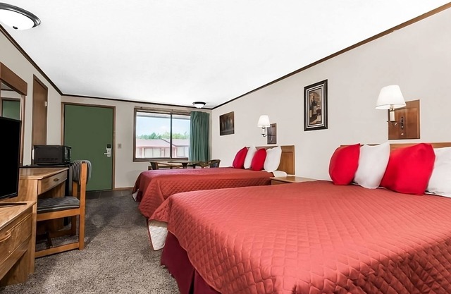 Enjoy Your Stay at Knights Inn Ashland! Pool, Picnic Area, Parking, WiFi