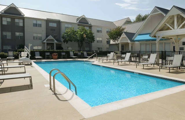 Ensuring a Very Comfortable & Memorable Stay! Free Breakfast, w/Outdoor Pool