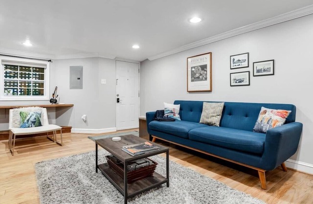 Entire 1-BR Apt in NoMa/Eckington