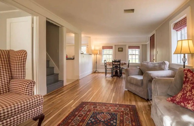 Entire 3 Bedroom Cottage with lots of outdoor space 20 min to Brattleboro