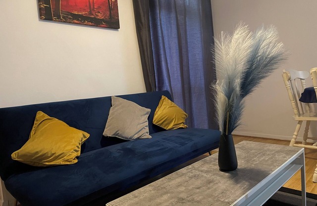 Entire Apartment Canterbury Centre - Free Parking
