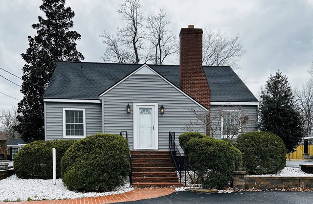 Entire beautiful home w/great location!