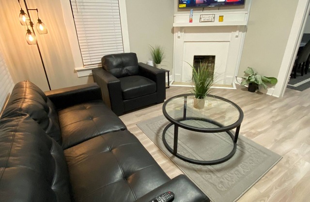 Entire Cozy Home Near ECU & Vidant Med Hospital!