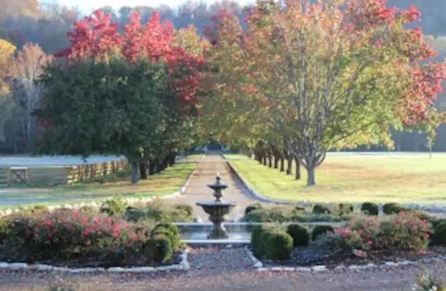 Entire Guesthouse on Nashville Horse Farm Close to Downtown