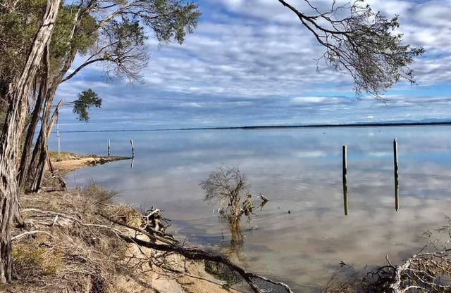 Entire Home . Relax unwind, surrounded by lakes, beaches, and national parks.