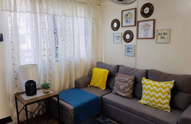 ENTIRE HOUSE/FULLY AIR CONDITIONED/HiSpeed Wifi. Cable TV. Smart TV