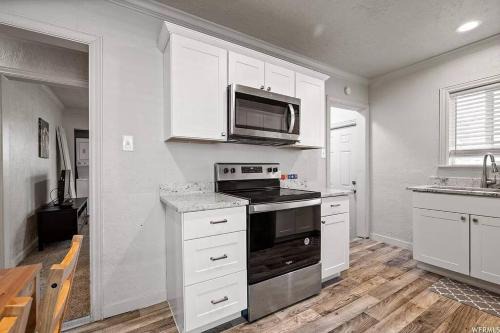 Entire Tiny House with Large Yard Fenced In!