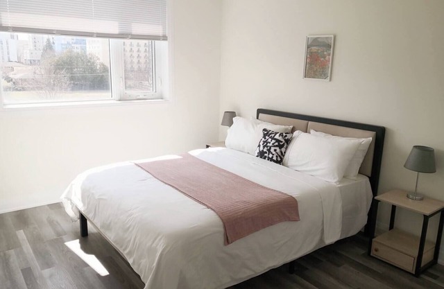 Entire Two Bedroom Apartment With Ensuite Laundry at Center of Waterloo