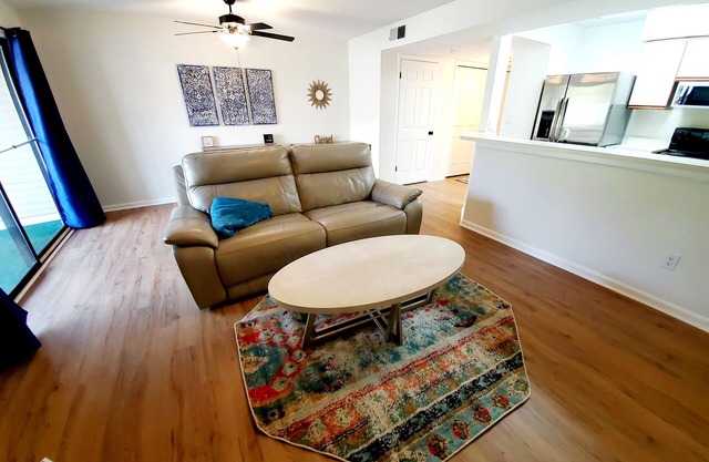 Entire unit - Pet Friendly - Safe, Gated Community - Close to Downtown Columbia